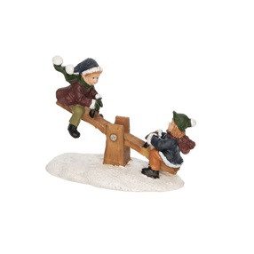   Téli mini falu kiegészítő, libikókázó gyerekek 7,5x3,7x6 cm